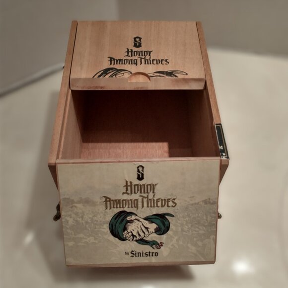 Suenos de Saundra Upcycled EXTREMELY RARE, Honor Among Thieves Cigar Box Storage - Picture 2 of 12
